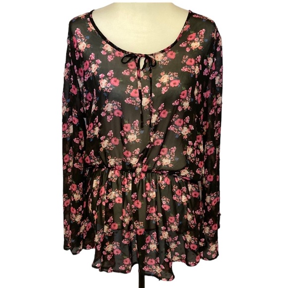 No Boundaries Tops - No Boundaries women’s floral boho blouse w/open back blouse & cinched waist.